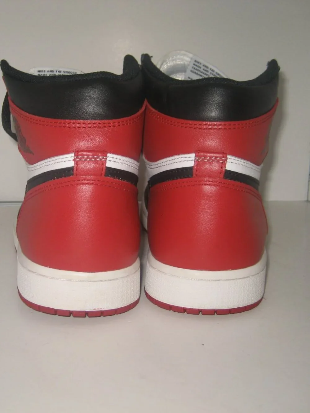 Men's Nike Air Jordan 1 High Retro OG Black Toe 2016 Size 9.5 Retro 555088-125